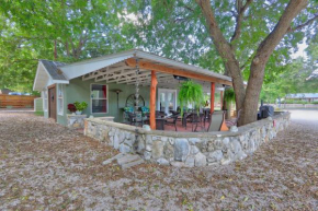 Creekside Cabins - The Hunter's Lodge